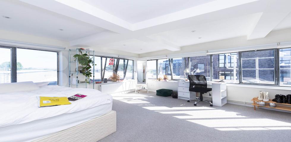 			3 Bedroom, 1 bath, 1 reception Maisonette			 EAGLE HOUSE-EAGLE WHARF ROAD, OLD STREET-SHOREDITCH
